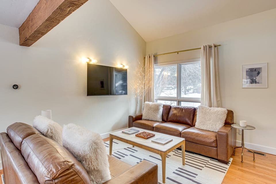 Par & Powder: Avon Haven w/ Golf & Ski Access! Apartment in Avon