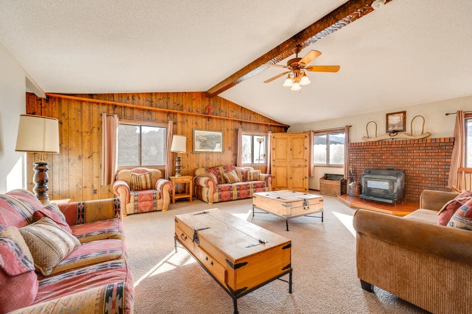 3 Mi to Rocky Mtn National Park: Estes Park Cabin! House in Estes Park