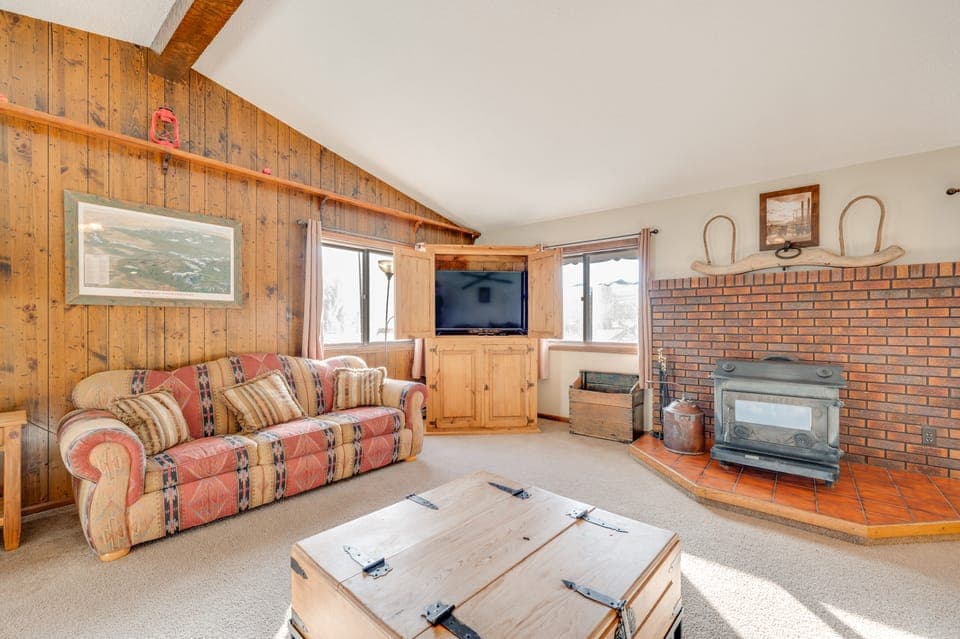 3 Mi to Rocky Mtn National Park: Estes Park Cabin! House in Estes Park