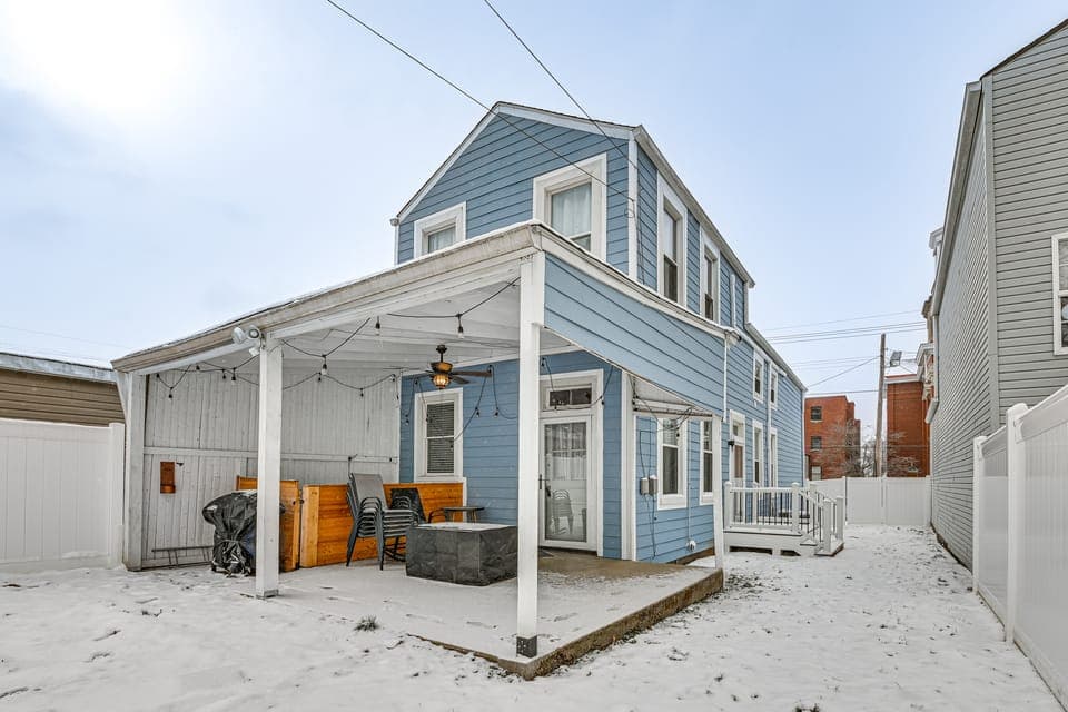 4 Mi to Kentucky Derby: Home w/ Private Yard House in Louisville