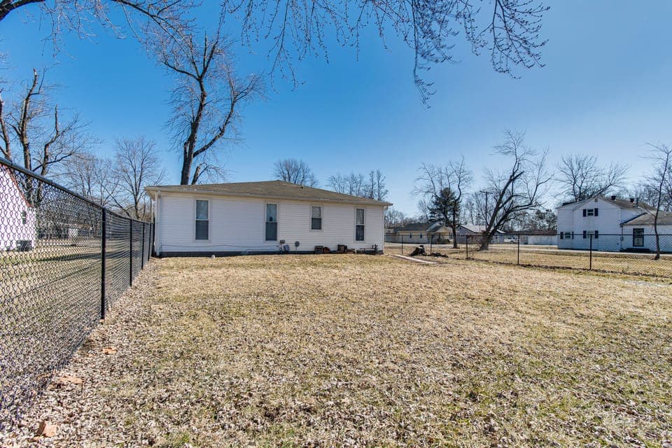 Mins to Local Attractions: Pet Friendly w/ Yard! House in Indiana