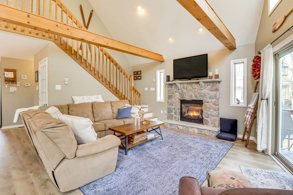 Walk to Lake Harmony: Family Retreat w/ Decks! House in Hickory Run State Park