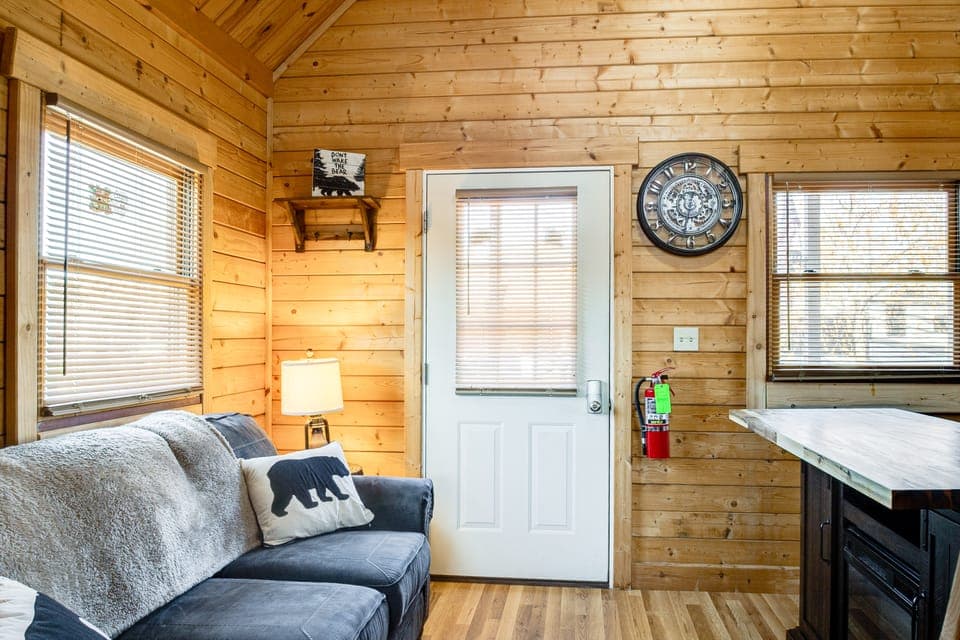 Fire Pit + Pool Access: Cozy Cabin in Sevierville! House in Sevierville