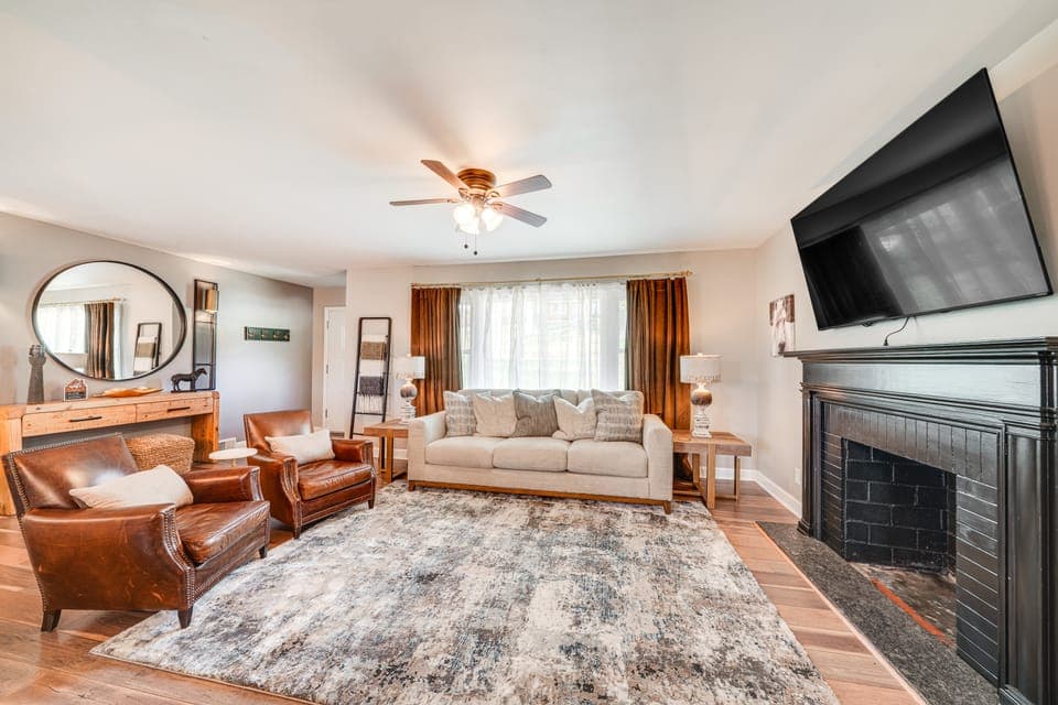 4 Mi to Churchill Downs: Updated Retreat w/ Deck! House in Louisville