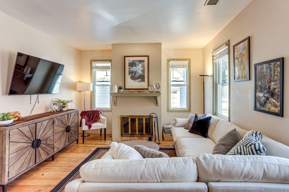 Walk to Hot Springs: Updated Retreat in Dtwn Ouray Apartment in Ouray