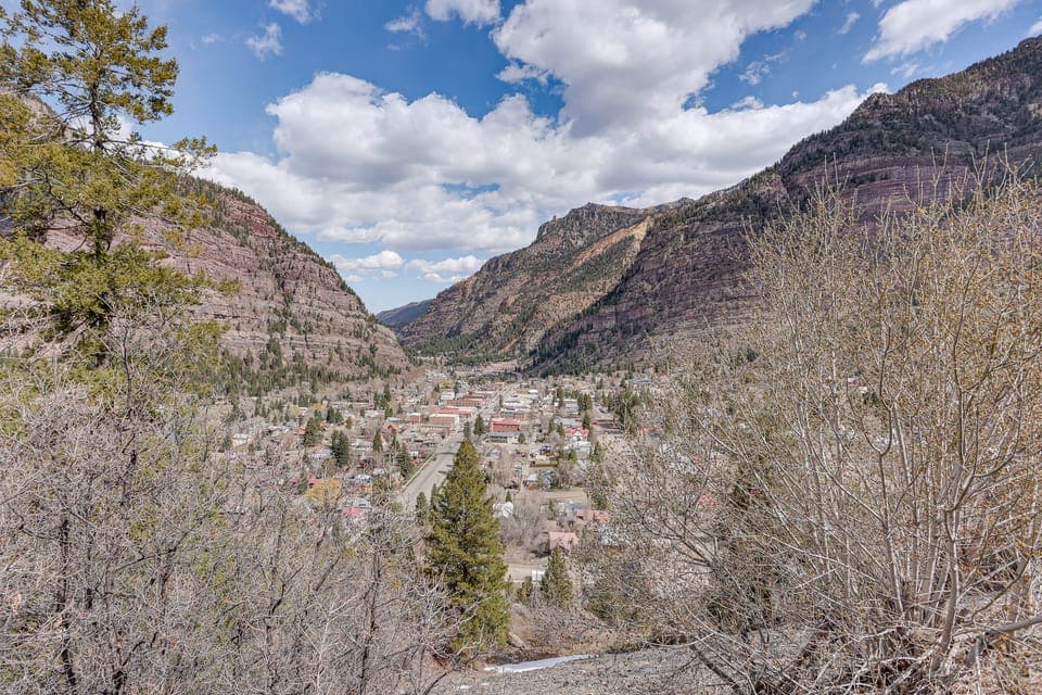 Walk to Hot Springs: Updated Retreat in Dtwn Ouray Apartment in Ouray