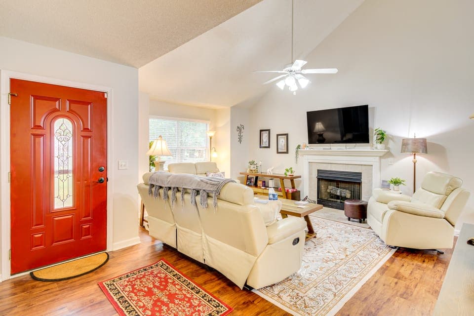 Deck & Yard: Savannah Area Retreat! House in Pooler