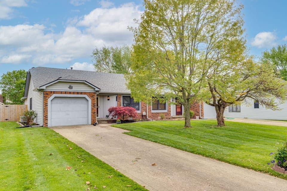 14 Mi to Dtwn Indy: Family Gem w/ Yard Apartment in Greenwood