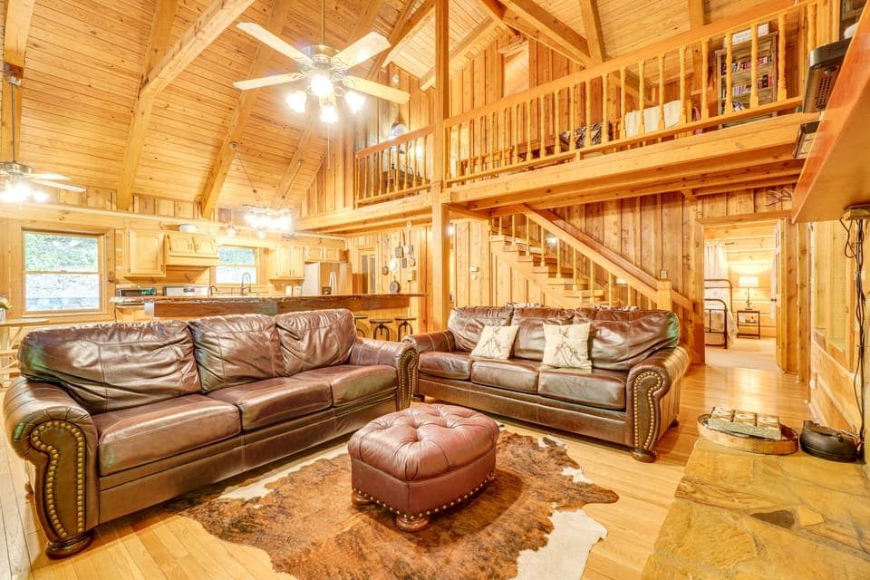 2 Mi to GSMNP: Peaceful & Scenic Cabin w/ Deck House in Sevier County