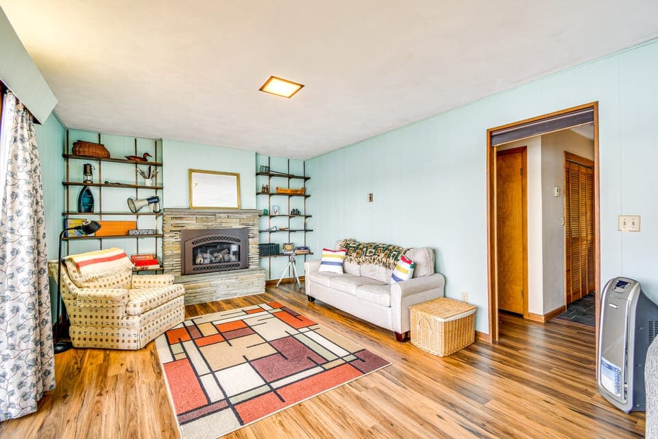 < 1 Mi to State Park: Trumansburg Cottage w/ Deck! Cottage in Cayuga Lake