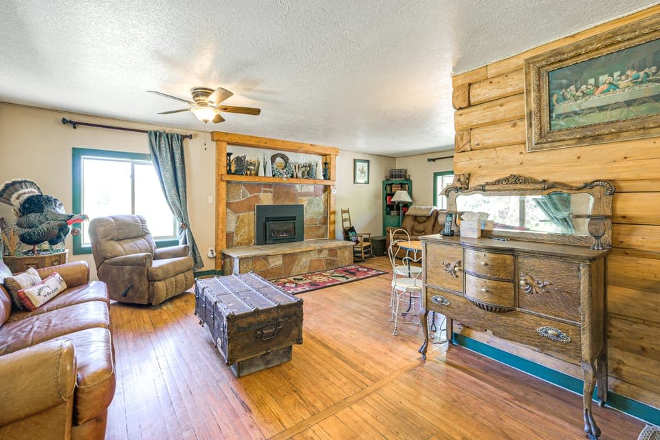 5 Mi to Navajo State Park: Riverfront Cabin! House in Colorado