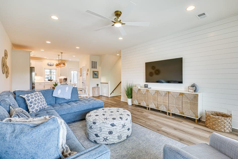 Walk to the Waves: Coastal Kure Beach Retreat Apartment in Kure Beach