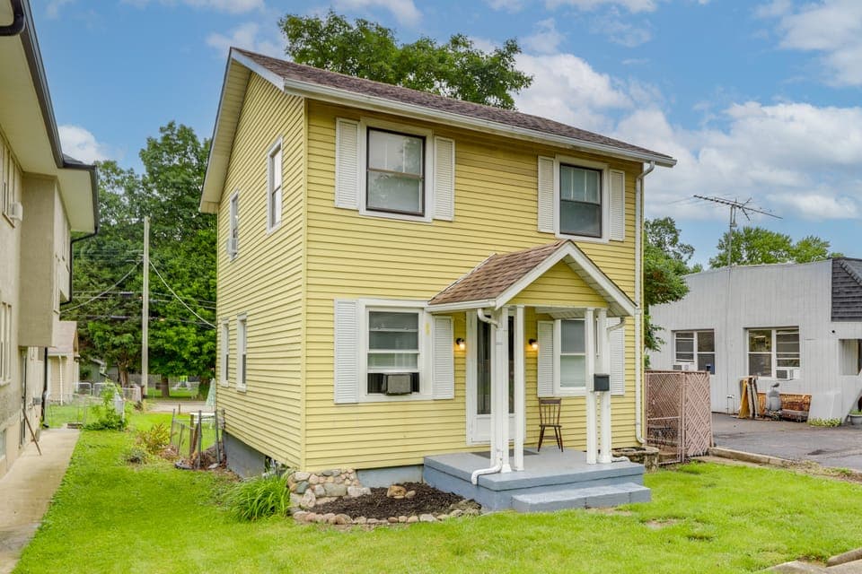 3 Mi to Dtwn: Dog-Friendly Retreat in Dayton House in Kettering