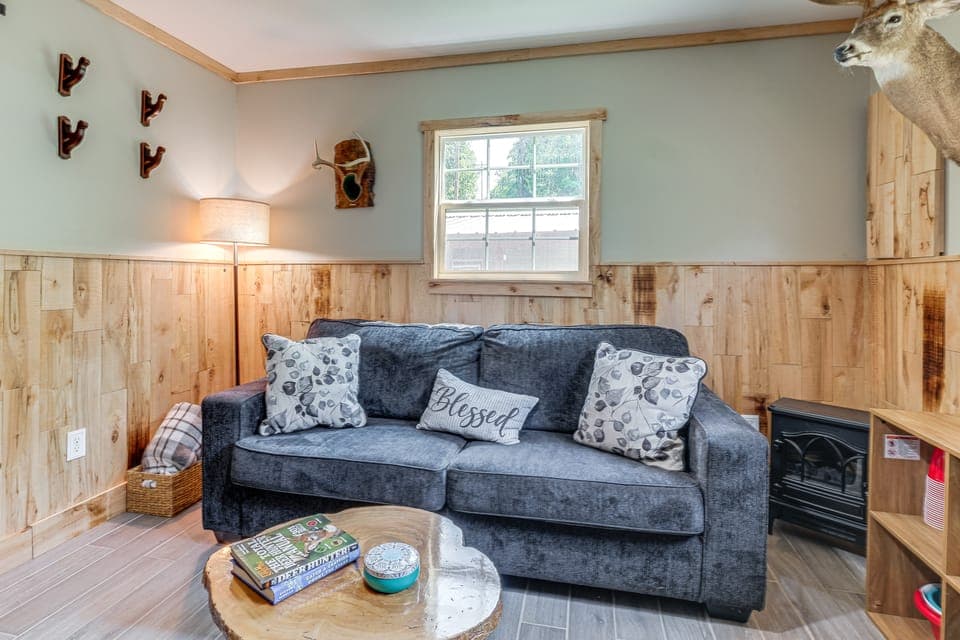 Virginia Nature Escape! Cozy Covington Cabin House in Shenandoah Valley