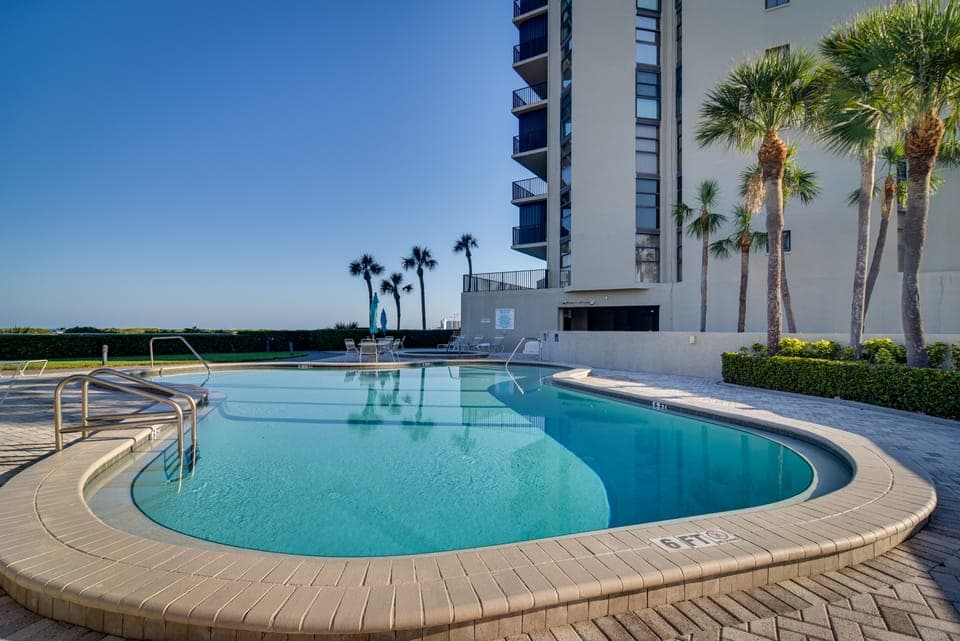 Walk to Beach & Eats: Condo w/ Pool in Clearwater! Apartment in Sand Key