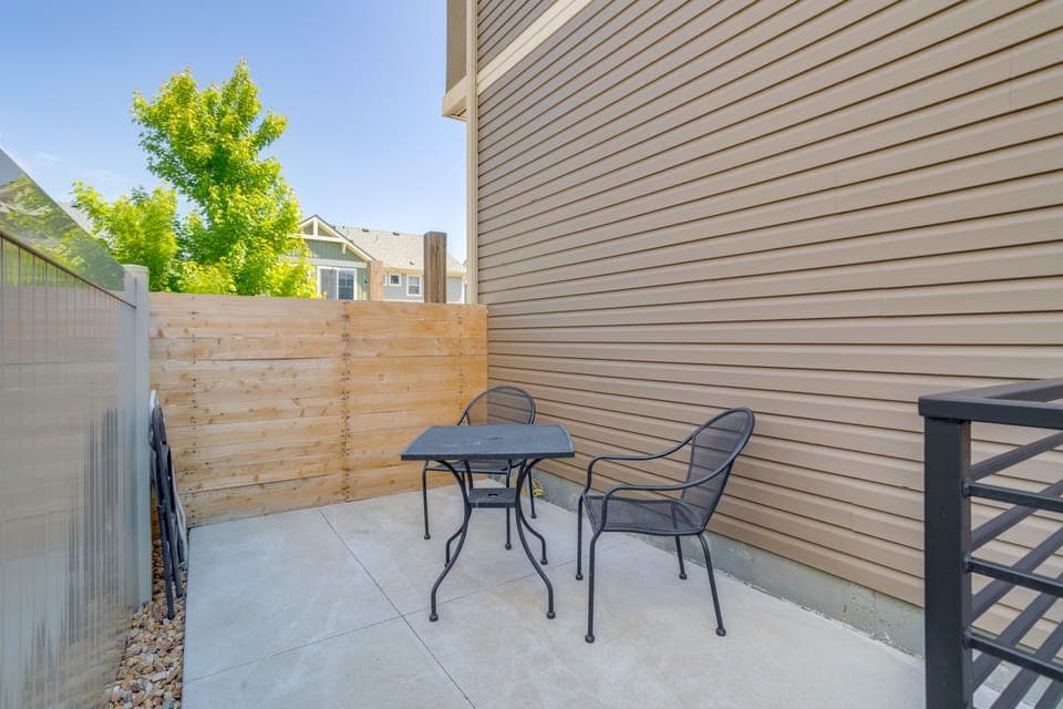 16 Mi to Dtwn Denver: Modern Apt w/ Patio Apartment in Commerce City