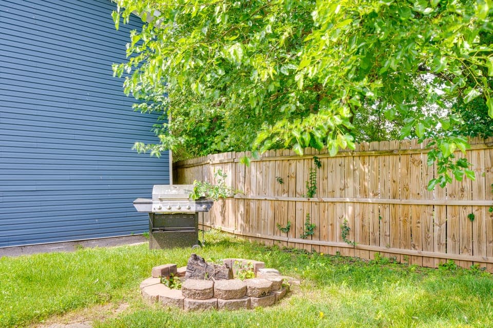 3 Mi to Dtwn: Cozy Apt w/ Yard in Louisville! Apartment in Louisville