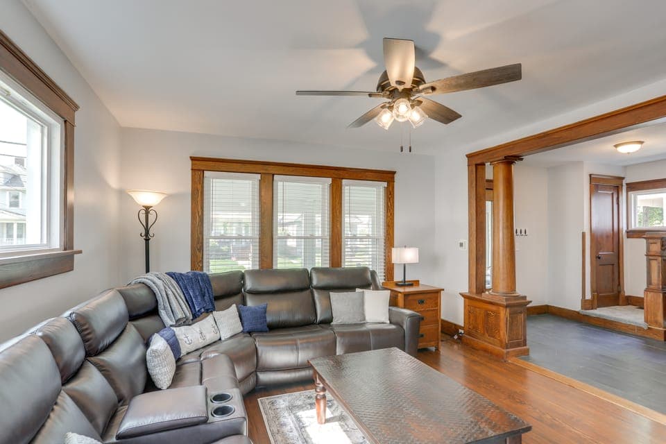 Walk to Lake Erie: Spacious Home in Sandusky! House in Sandusky