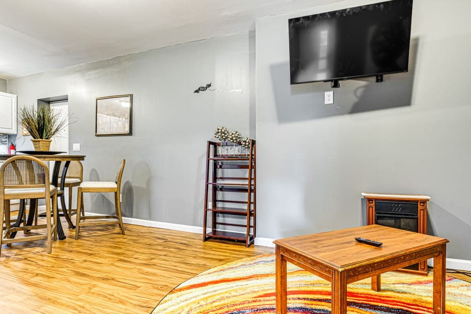 4 Mi to Dtwn Indianapolis: Quiet Apartment w/ Yard Apartment in Indianapolis