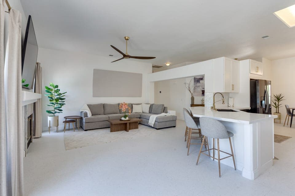 Renovated Family Home w/ Pool in Cathedral City! House in Cathedral City