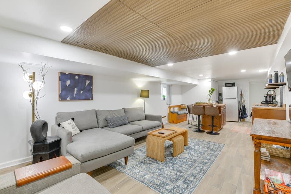 2 Mi to Logan Square: Pet-Friendly Urban Oasis! Apartment in Chicago