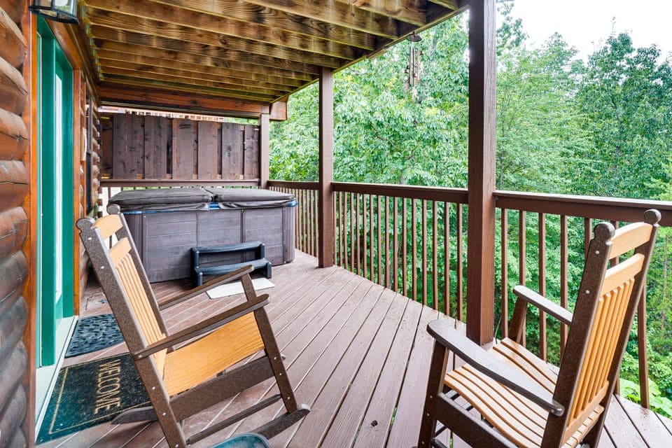 Hot Tub & Game Room: Sevierville Family Cabin! House in Sevier County