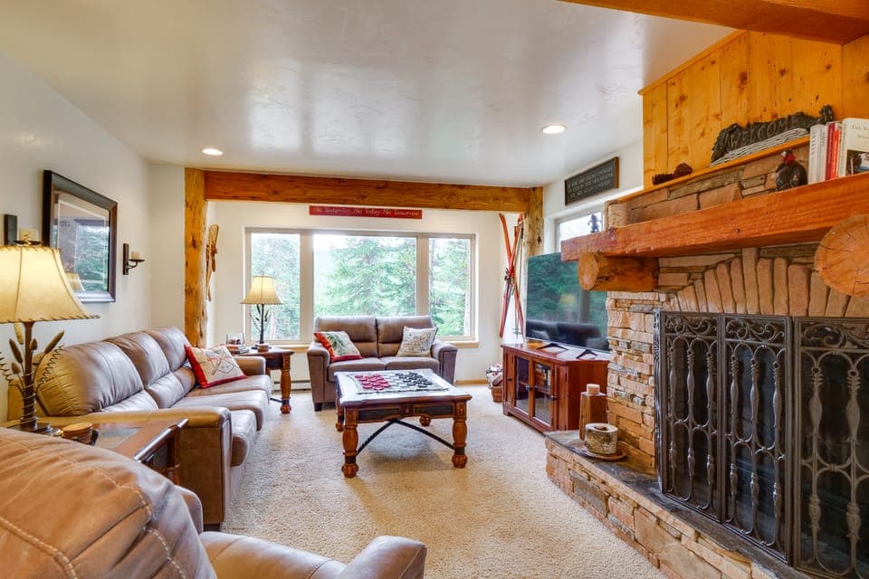 Hot Tub + Game Room: Fairplay Cabin Near Hiking House in Park County