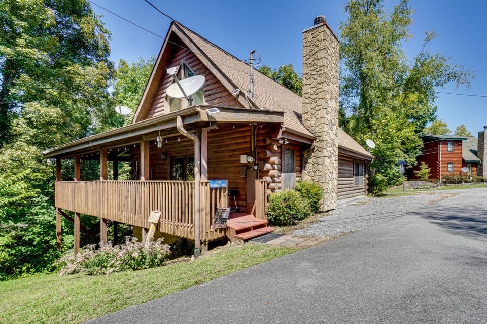 Walk to Douglas Lake: Cabin w/ Private Hot Tub! House in Douglas Lake