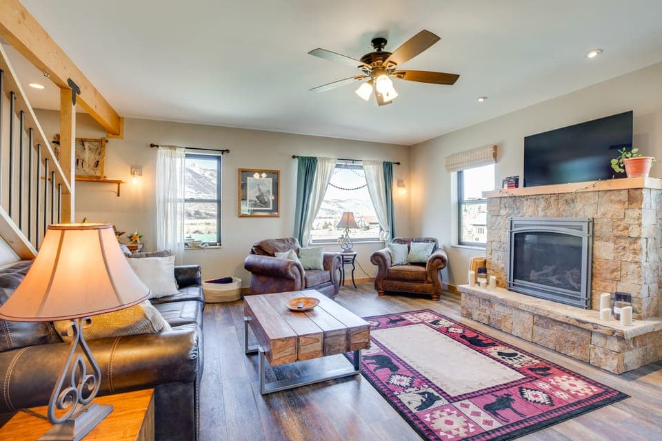 10 Mi to Slopes! Mtn-View Crested Butte Retreat Apartment in Colorado