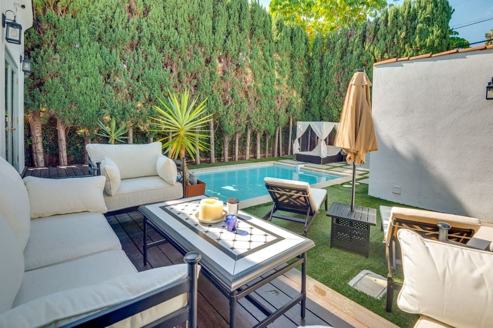 1 Block to Melrose Ave! Bright Home w/ Pool House in West Hollywood