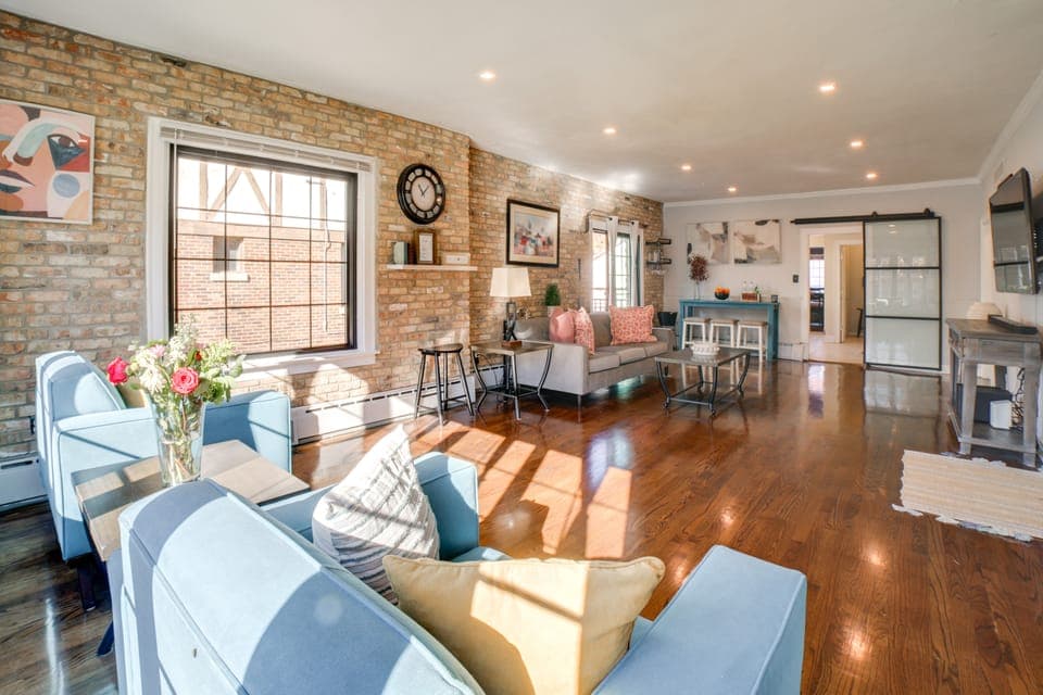 Pet Friendly! Near Casinos & Lake Michigan Beaches Apartment in Hammond