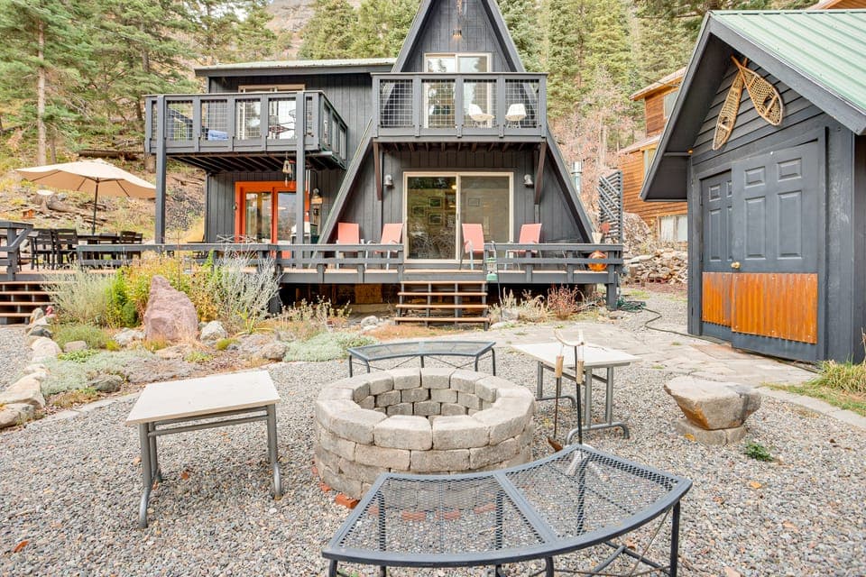 The Switzerland of America Downtown Ouray Cabin! House in Ouray