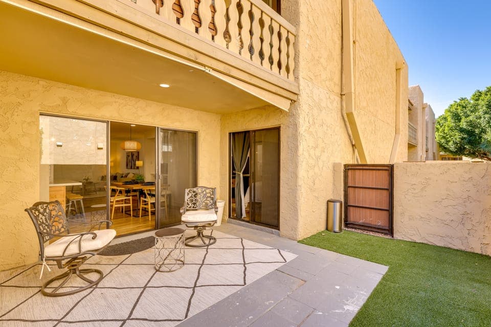 Walk to Canal Trail! Condo w/ Pool in Scottsdale Apartment in Paradise Valley
