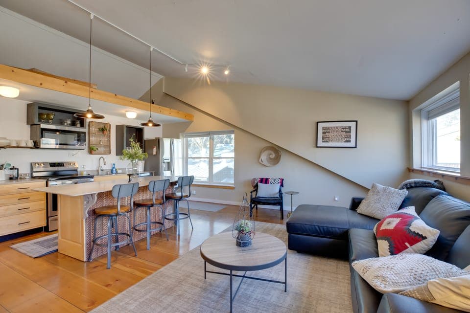 Hike, Bike & Ski! Downtown Crested Butte Condo Apartment in Crested Butte