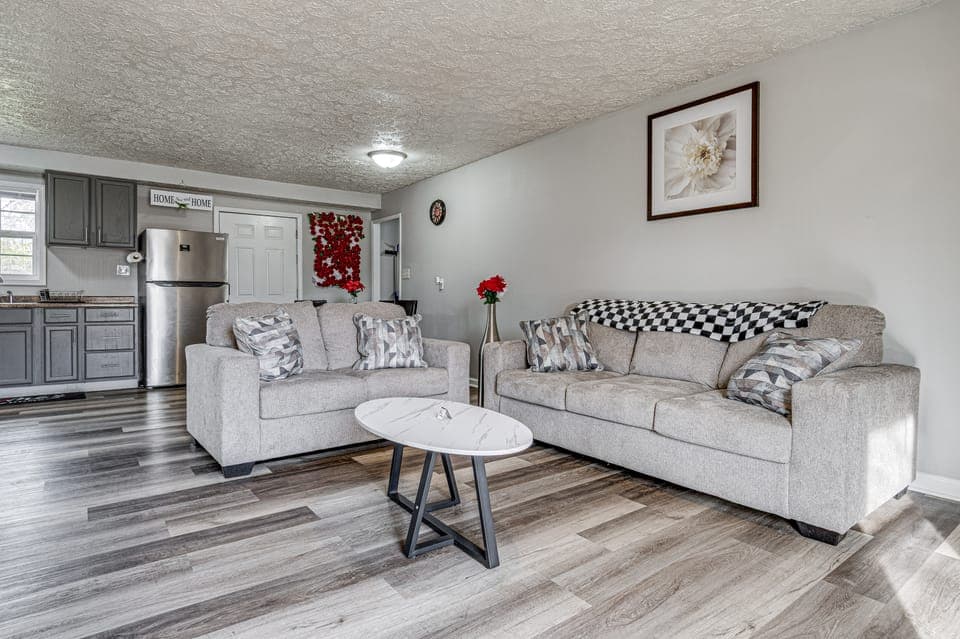 4 Mi to the Speedway: Peaceful & Snug Home w/ Yard House in Indianapolis