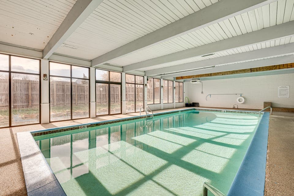 1 Mi to CU Boulder! Walkable Condo w/ Indoor Pool Apartment in Boulder