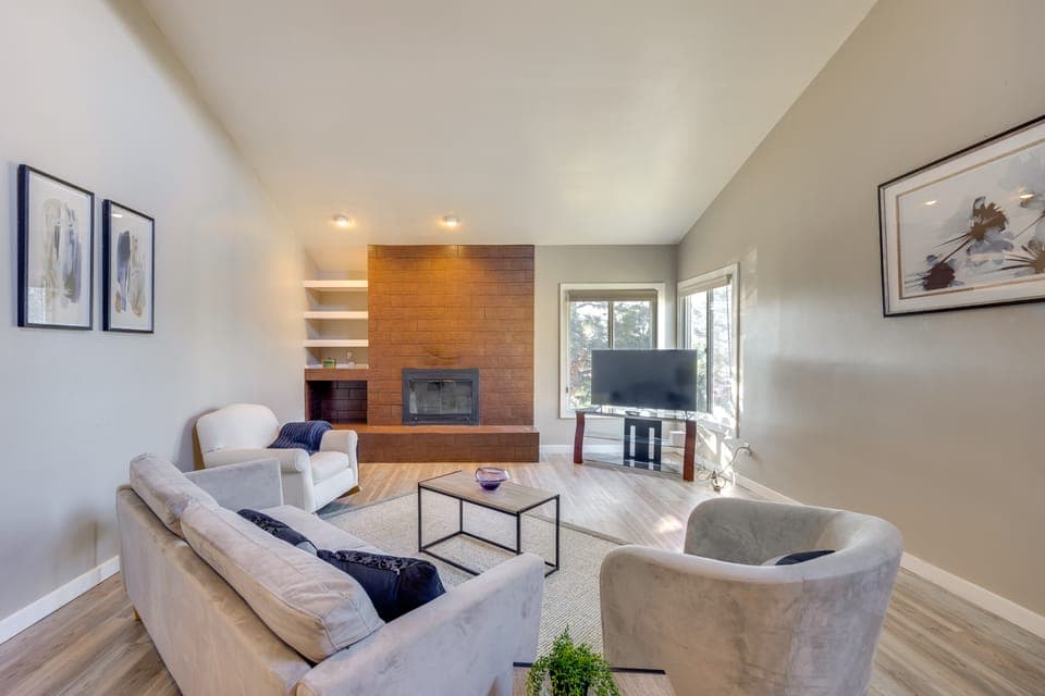 Pet-Friendly Condo w/ Mountain View in Monument! Apartment in Monument