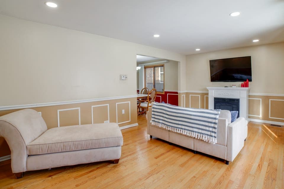 1 Block to Red Line Station: Walkable Chicago Home House in Chicago