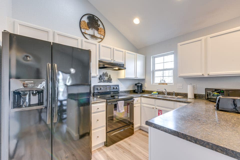 Remodeled Townhome w/ Private Hot Tub! Apartment in Gatlinburg