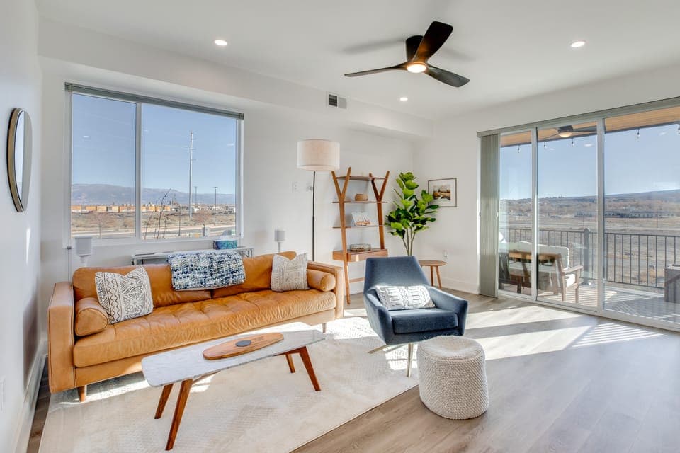 Mtn-View Balcony: Riverside Grand Junction Home! Apartment in Grand Junction