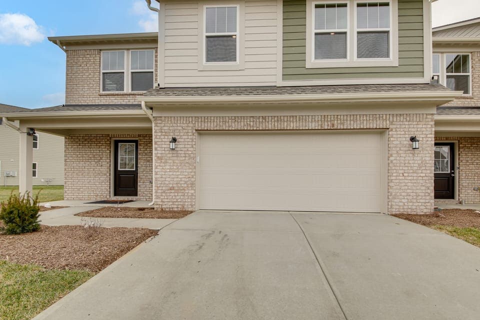 Great for Traveling Nurses! Indy Area Home Base Apartment in Greenwood