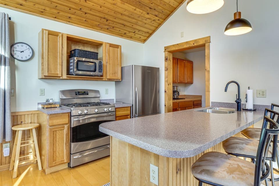 Fairplay Cabin Basecamp: Wildlife & Pond Views! House in Park County
