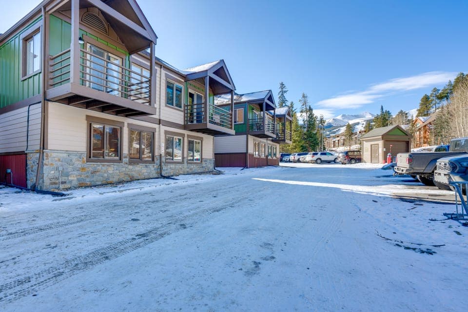Steps to Dtwn! Skier’s Escape w/ Hot Tub in Breck Apartment in Breckenridge