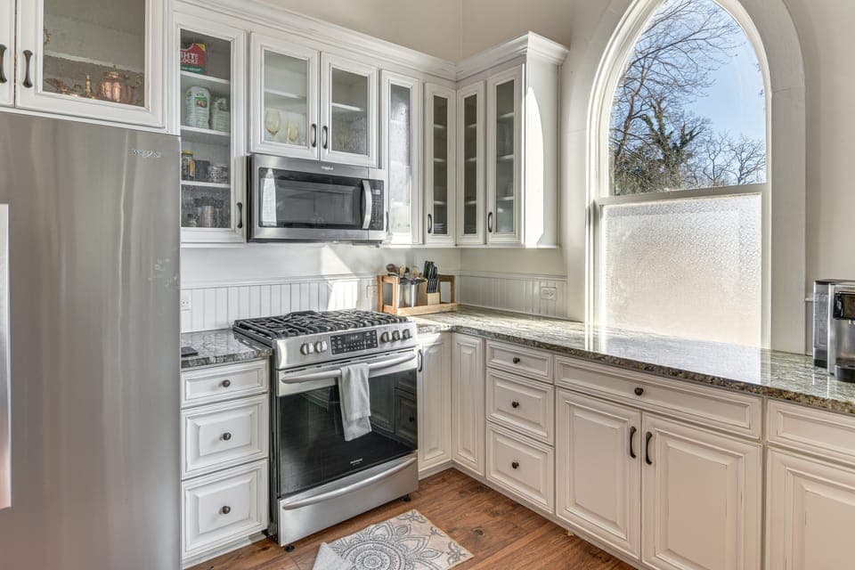 'The Sanctuary' in Historic Dtwn Staunton House in Staunton