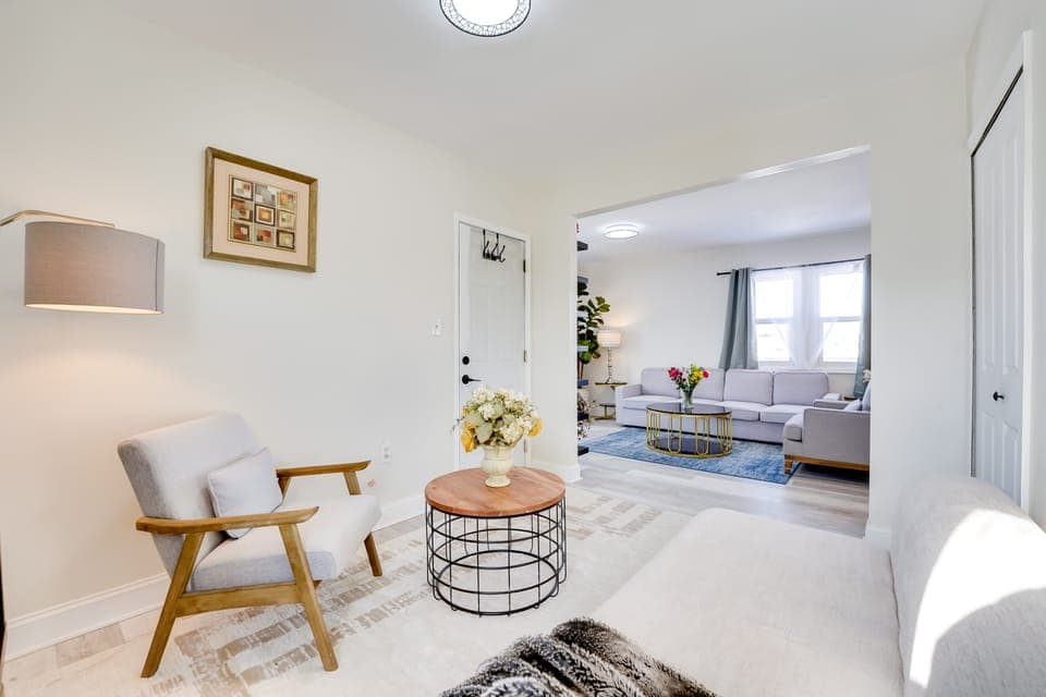 Chic Modern Apt w/ Free Parking Near Dtwn Detroit Apartment in Hamtramck