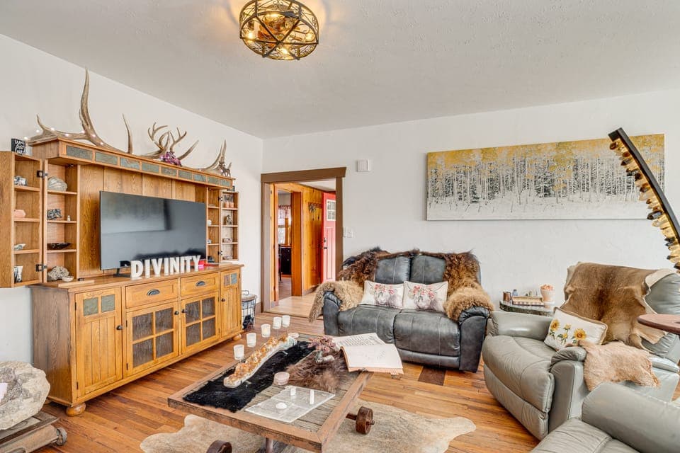 1 Blk to Main St! Crystal Connection Montrose Home House in Montrose