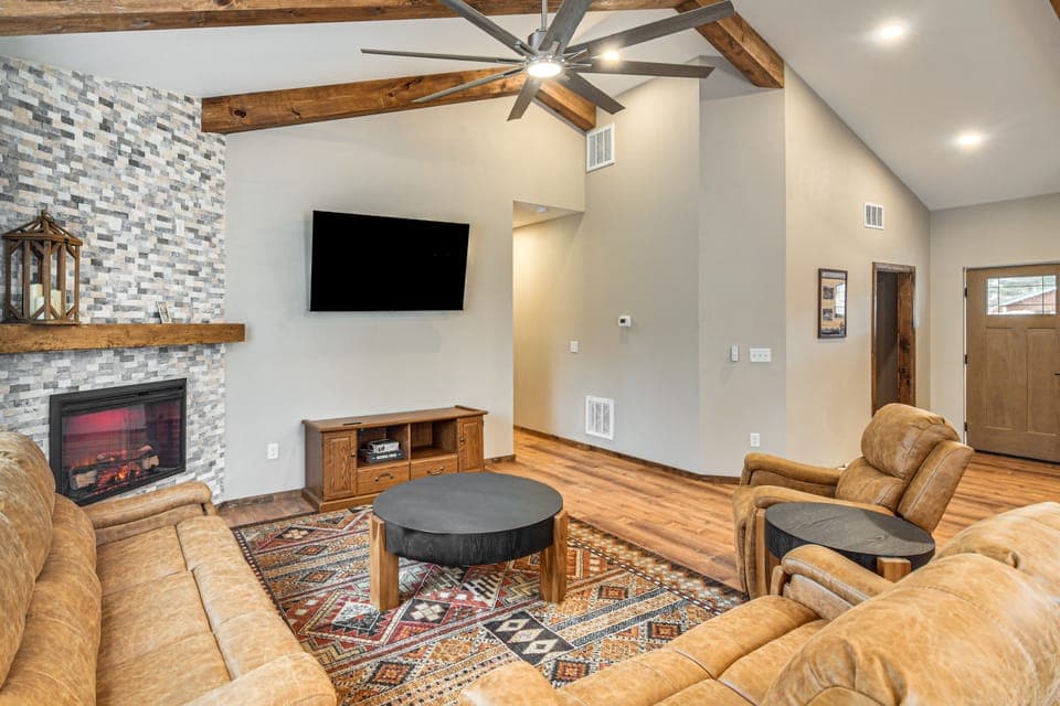 Hike & Fish: Group Getaway w/ Hot Tub in Bailey! House in Bailey