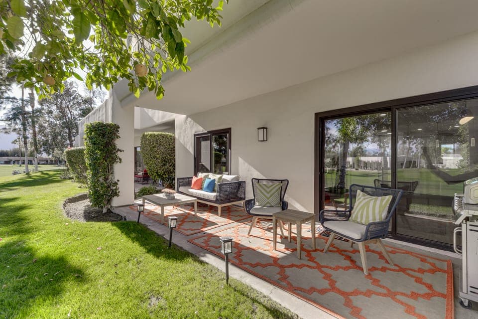 Desert Oasis Close to Palm Springs Attractions! Apartment in Cathedral City