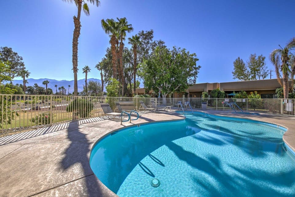 Desert Oasis Close to Palm Springs Attractions! Apartment in Cathedral City