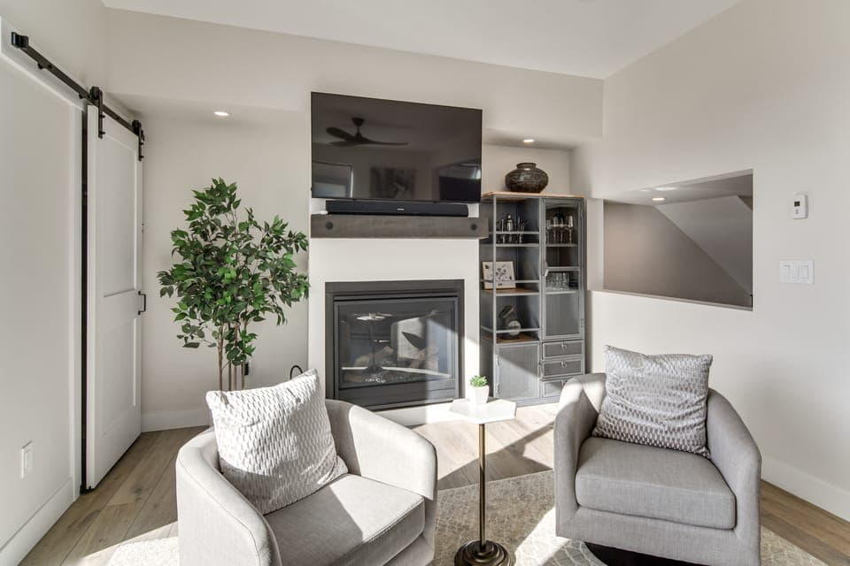 4 Mi to Granby Ranch: Gem w/ Balcony & Mtn Views! Apartment in Granby